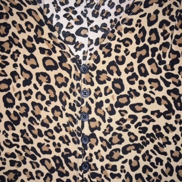 Beach Lunch Lounge Leopard Button Down Tie - Picture 3 of 6